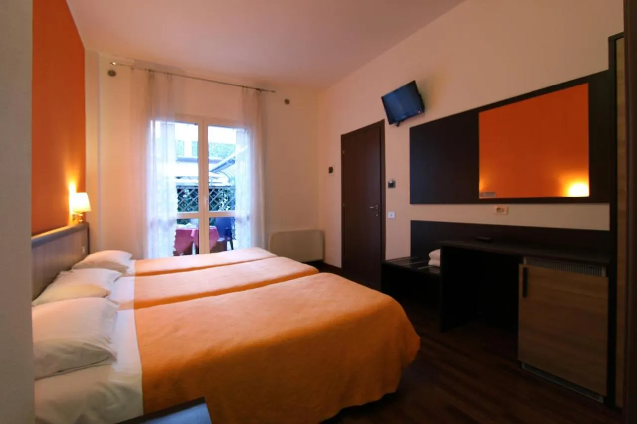 Lux Hotel Durante Milan 2*,  Italy