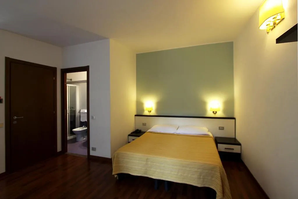 Lux Hotel Durante Milan Italy