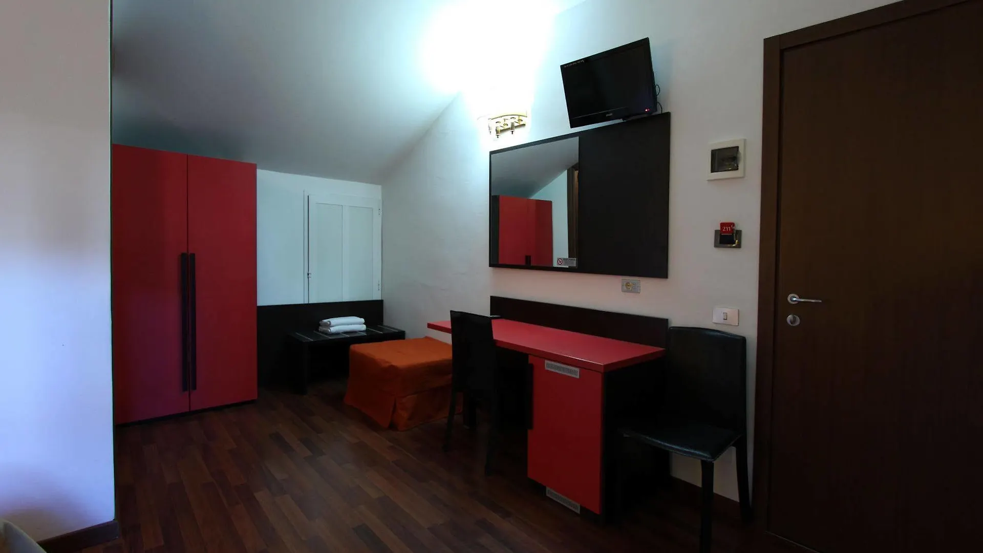 Lux Hotel Durante Milan 2*,  Italy