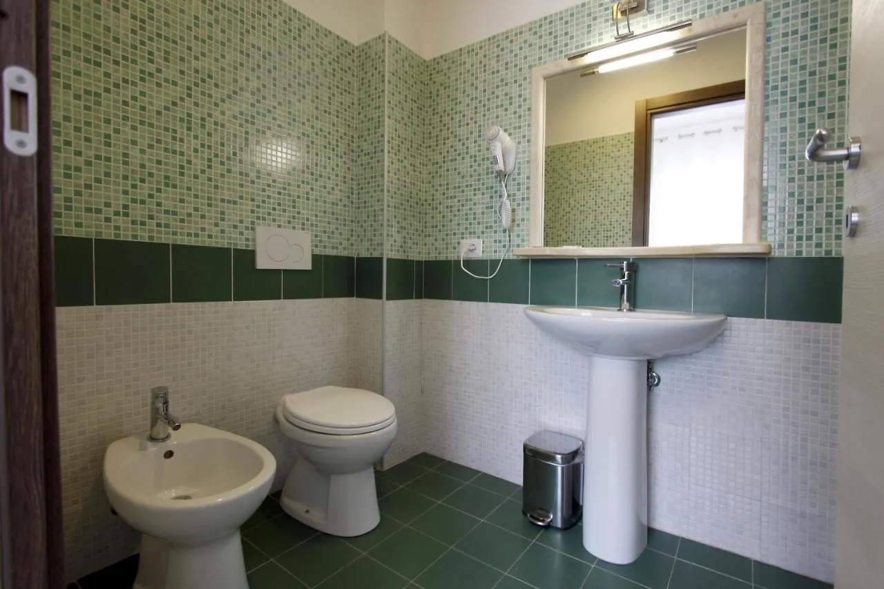 מילאנו Lux Hotel Durante 2*,  איטליה